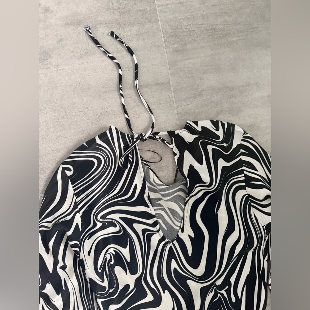 Bershka Black White Swirl Print Long Sleeve Midi Dress With Slits Size XX - Picture 8 of 13